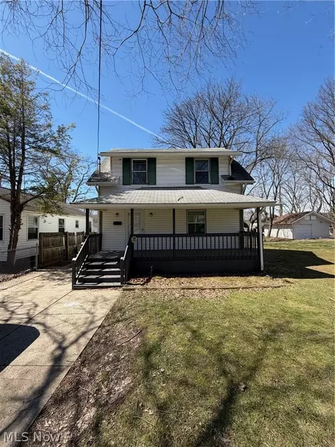 404 Noah Ave, Akron, OH 44320