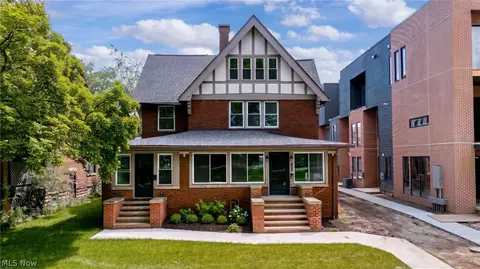 9805 Lake Ave, Cleveland, OH 44102