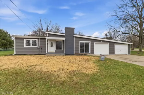 266 Barnes Dr, Tallmadge, OH 44278