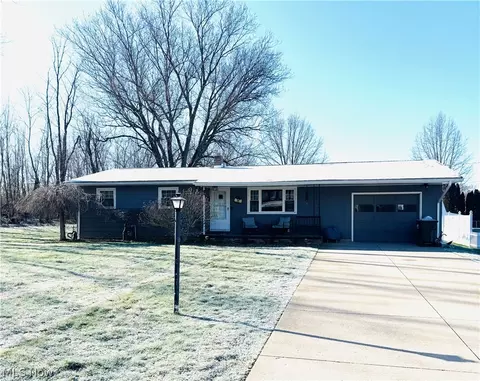 5990 Noel St, Louisville, OH 44641