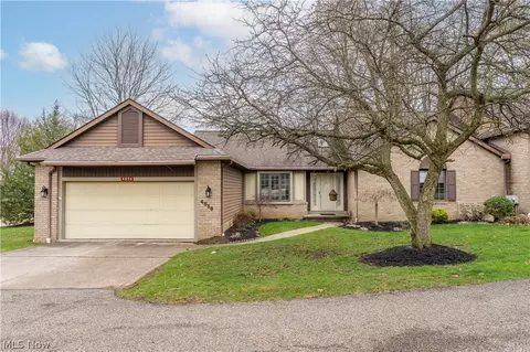 4856 Tree Line Cir NW, North Canton, OH 44720
