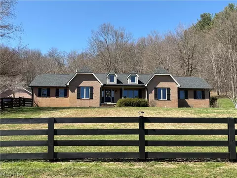 4770 Airy View Dr, Dresden, OH 43821