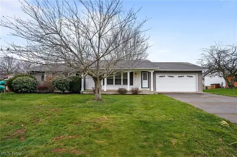 11105 Titus Ave NW, Uniontown, OH 44685