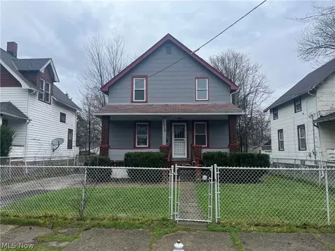 10914 Oliver Rd, Cleveland, OH 44111