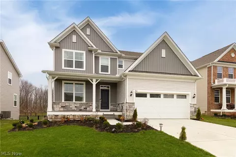 766 River Run Rd, Aurora, OH 44202