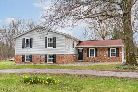 6518 Lorraine Ave NW, Massillon, OH 44646