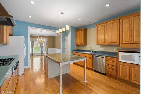 1205 Jonah Dr, Akron, OH 44321 photo 8