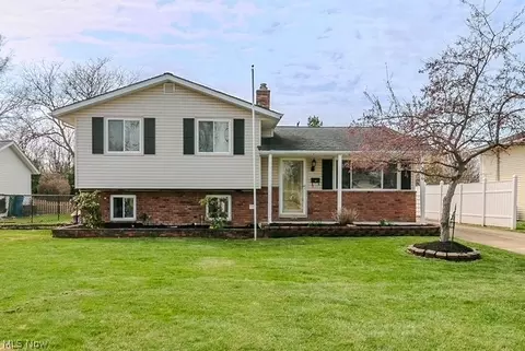 466 Waterbury Rd, Eastlake, OH 44095