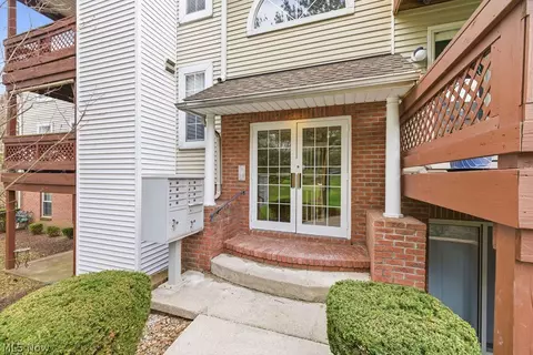 688 Brick Mill Run #D1, Westlake, OH 44145
