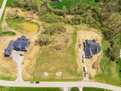 6027 Macdougall Ln, Sharon, OH 44256