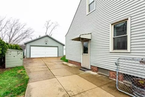 Exterior - 28855 Hazel Ave, Wickliffe, OH 44092 photo 3 of 8