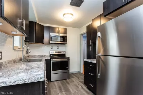 Kitchen - 28855 Hazel Ave, Wickliffe, OH 44092 photo 2 of 5