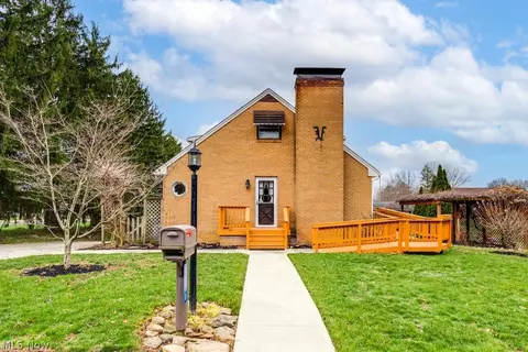 5918 Mapledell St, Canton, OH 44718