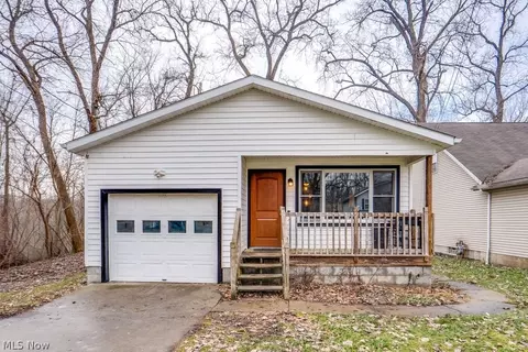 1282 Cordova Ave, Akron, OH 44320