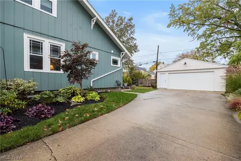 Exterior - 150 Denison Ave, Elyria, OH 44035 photo 5 of 11