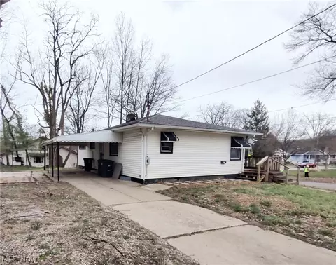 600 Eastland Ave, Akron, OH 44305