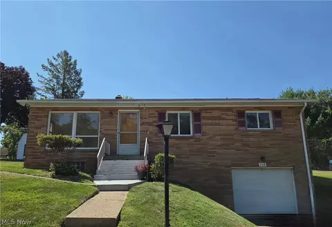 238 Meadowbrook Dr, Steubenville, OH 43953
