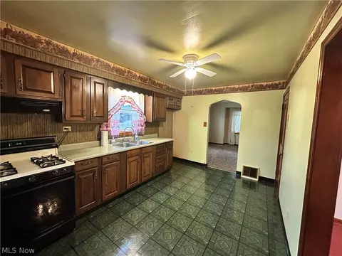 102 Beech Rd, Weirton, WV 26062 photo 7