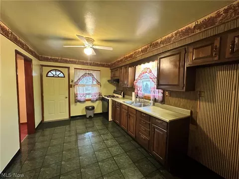 102 Beech Rd, Weirton, WV 26062 photo 6