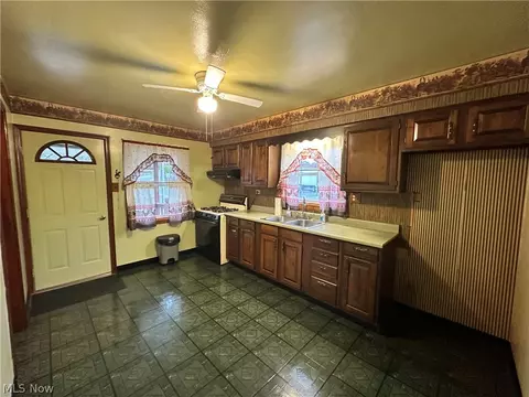 102 Beech Rd, Weirton, WV 26062 photo 5