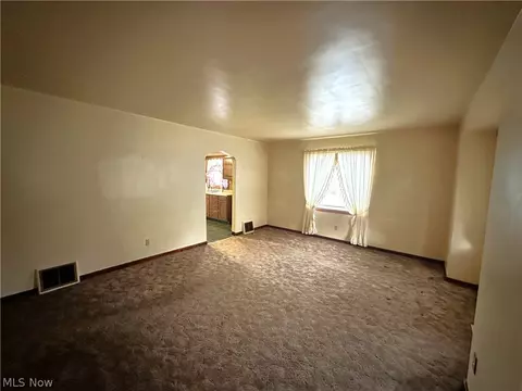 102 Beech Rd, Weirton, WV 26062 photo 4