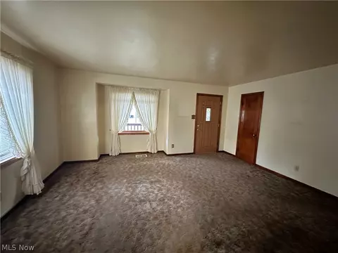 102 Beech Rd, Weirton, WV 26062 photo 2