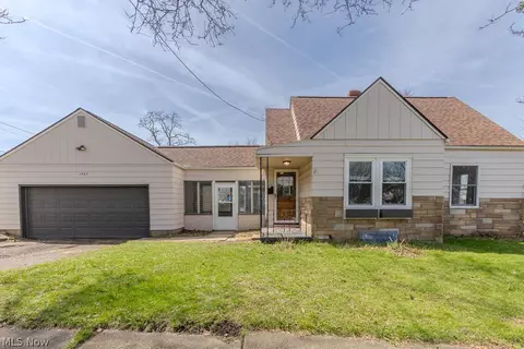 1582 Evergreen Ave, Akron, OH 44301