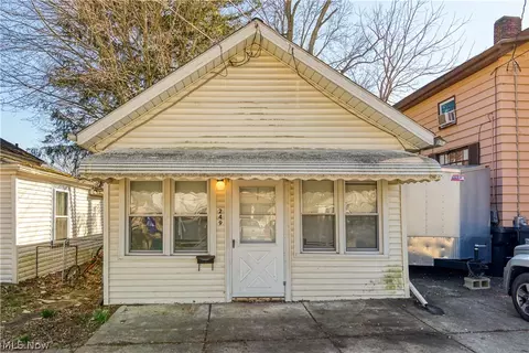 249 W Harris Ave, Ravenna, OH 44266