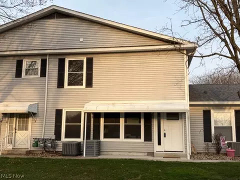 1319 Pembrooke Dr #C, Salem, OH 44460