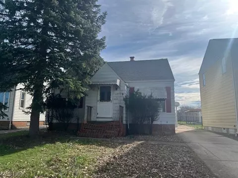 5127 Erwin St, Maple Heights, OH 44137