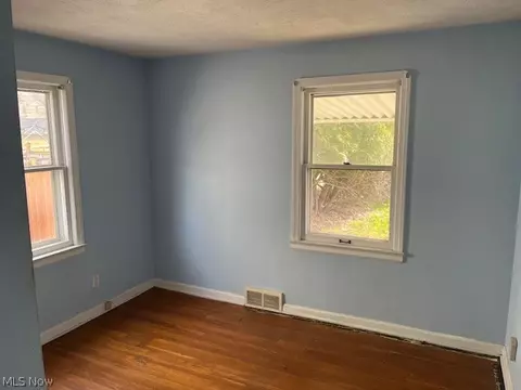 Bedroom - 5127 Erwin St, Maple Heights, OH 44137 photo 3 of 6