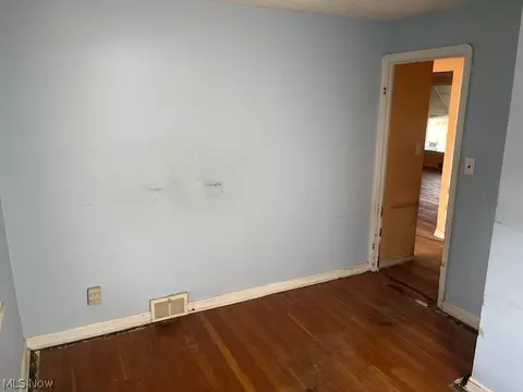 Bedroom - 5127 Erwin St, Maple Heights, OH 44137 photo 4 of 6
