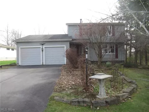 6919 Kirk Rd, Canfield, OH 44406