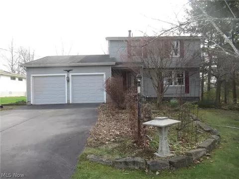 6919 Kirk Rd, Canfield, OH 44406