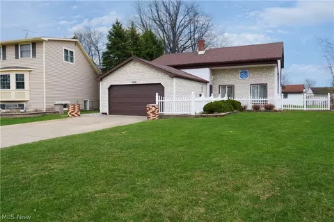 36360 Sunset Dr, Eastlake, OH 44095