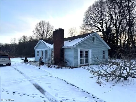 5733 Miller Rd, Lowellville, OH 44436