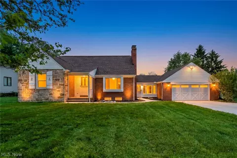 7035 Farview Rd, Brecksville, OH 44141