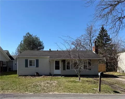 232 Parkland Blvd, Vermilion, OH 44089