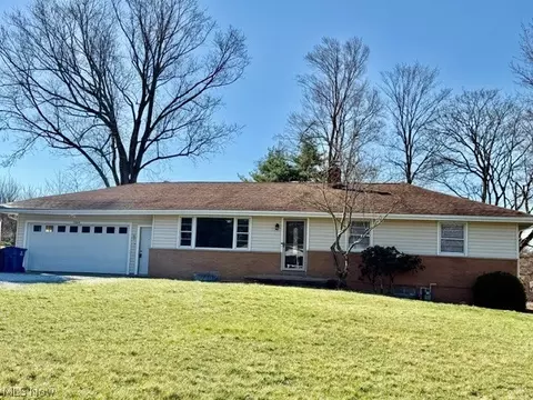 1264 Everbright Dr, Uniontown, OH 44685
