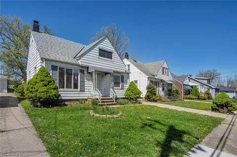 934 E 220th St, Euclid, OH 44119 photo 4