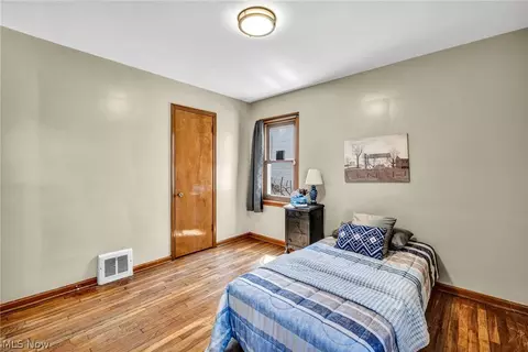 934 E 220th St, Euclid, OH 44119 photo 16