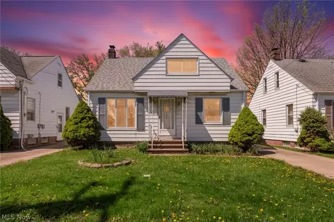 934 E 220th St, Euclid, OH 44119