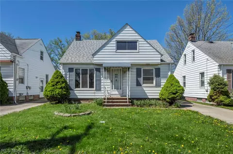 934 E 220th St, Euclid, OH 44119 photo 2