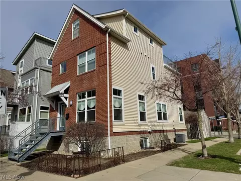 1257 W 76th St, Cleveland, OH 44102