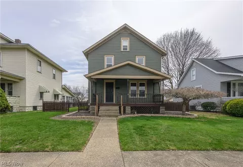 856 Baker Ave NW, New Philadelphia, OH 44663