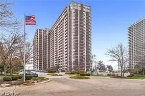 12900 Lake Ave #1620, Lakewood, OH 44107
