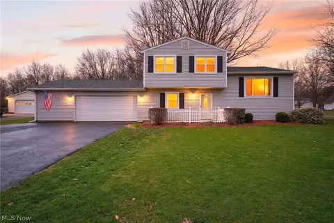 21 Leffingwell Dr, Orwell, OH 44076