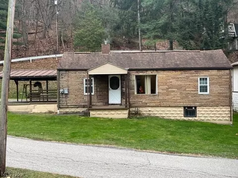 1780 Blosser Ln, Follansbee, WV 26037