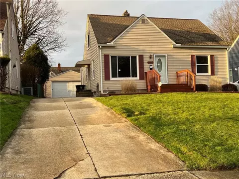 715 E Catawba Ave, Akron, OH 44306