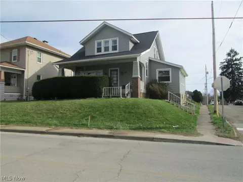 1504 Sharon Ave, Zanesville, OH 43701